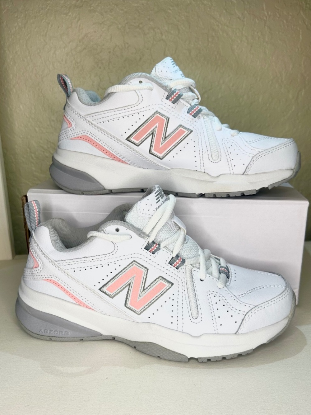 New Balance 608v5 Woman's Cross Training Sneakers, Size 6